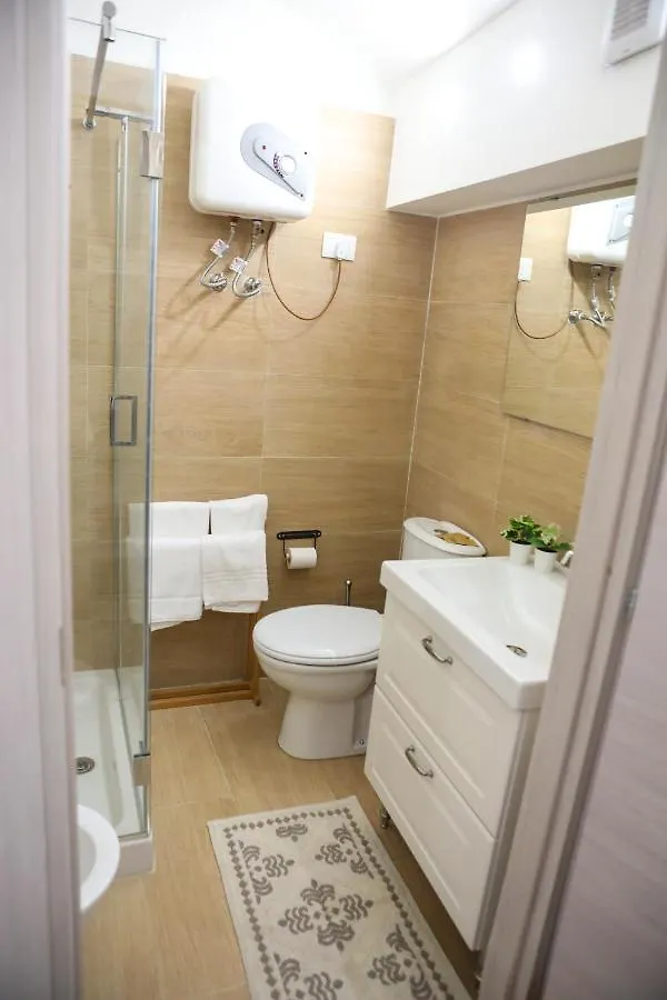 Domus Ursino Comfort Katanya 0*,