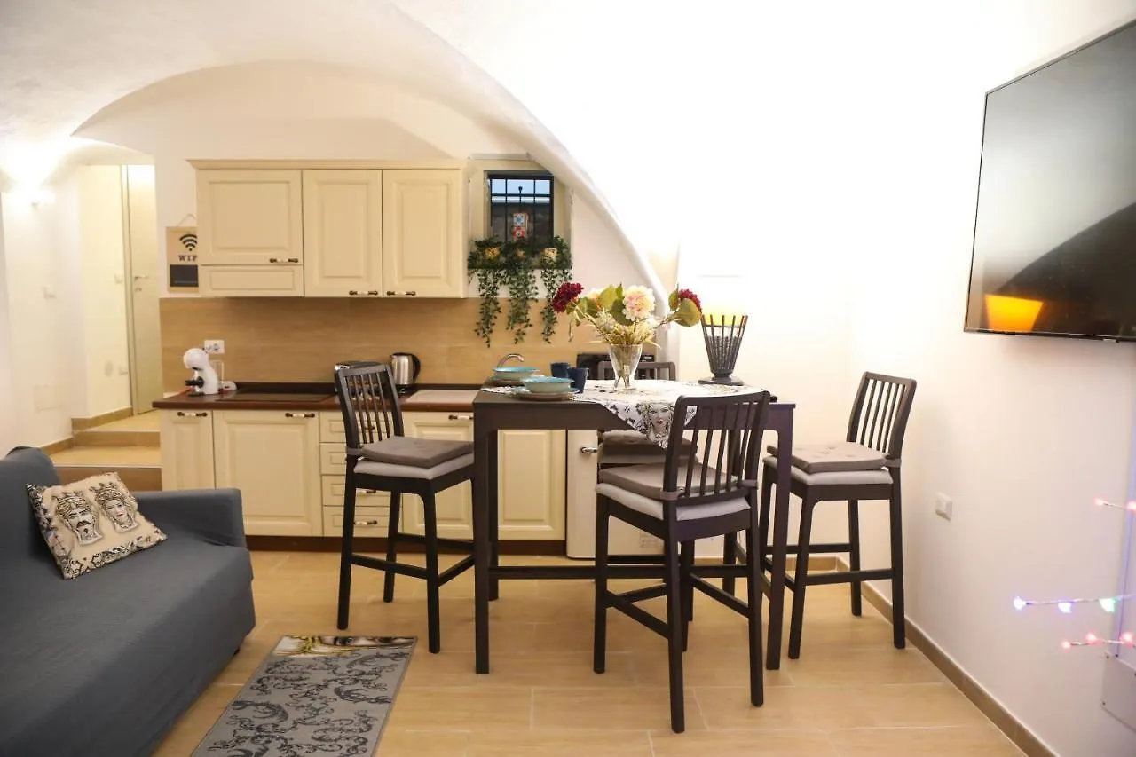 Domus Ursino Comfort CTA Apartmán